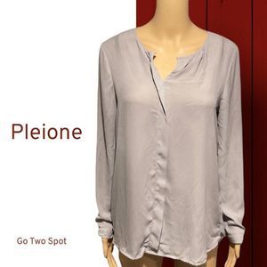 Pleione light grey / gray blouse vneck